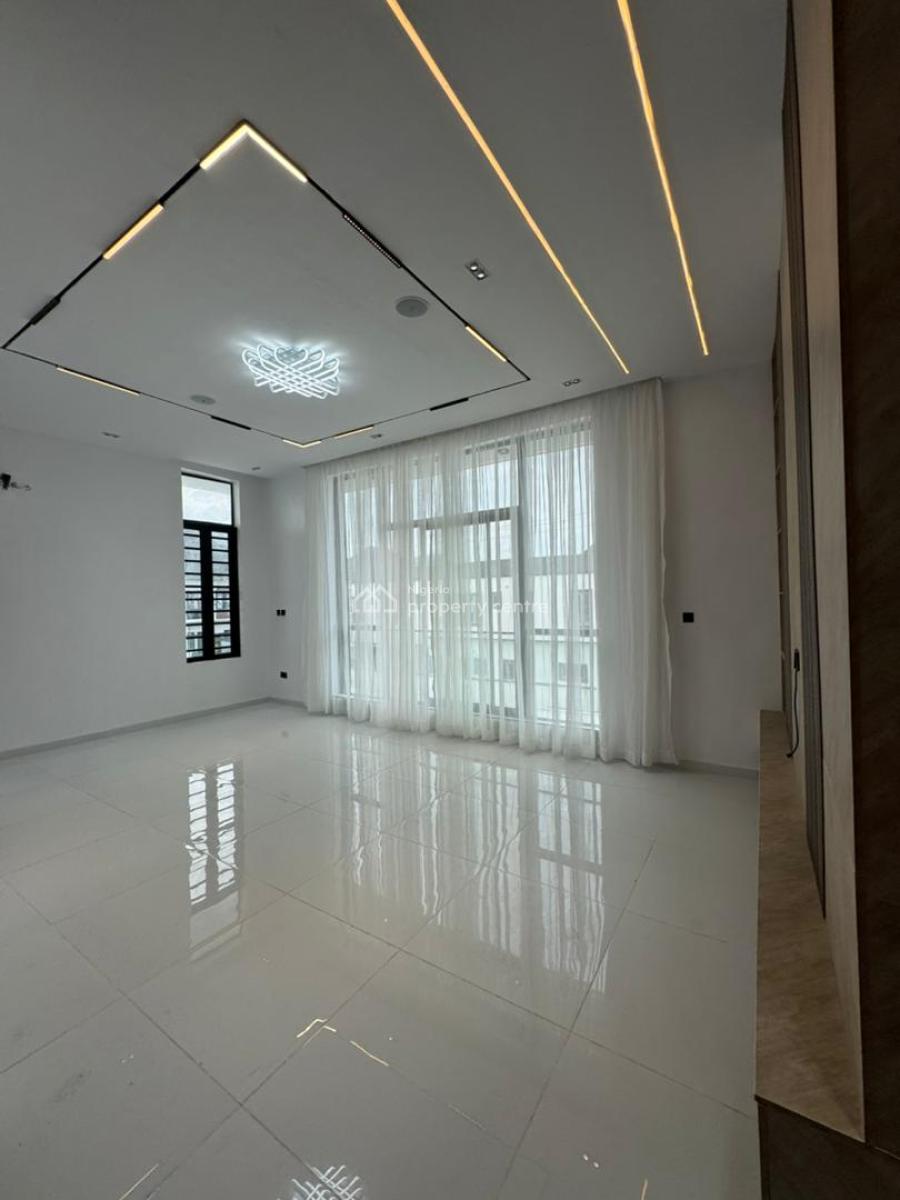 5 bedroom detached duplex for sale