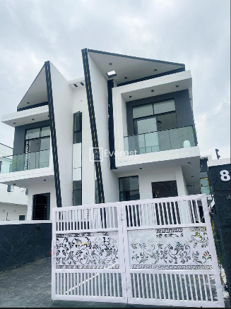 4 bedrooms semi-detached Duplex