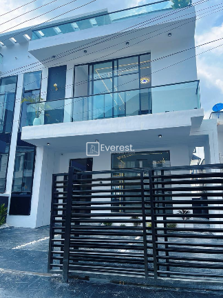 4 BEDROOM SEMI-DETACHED FOR SALE