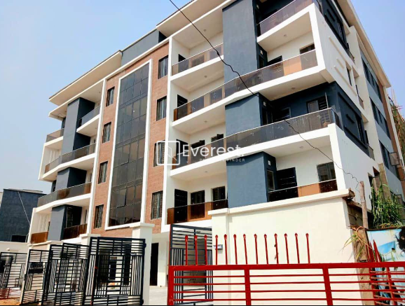 4 bedroom Apartment