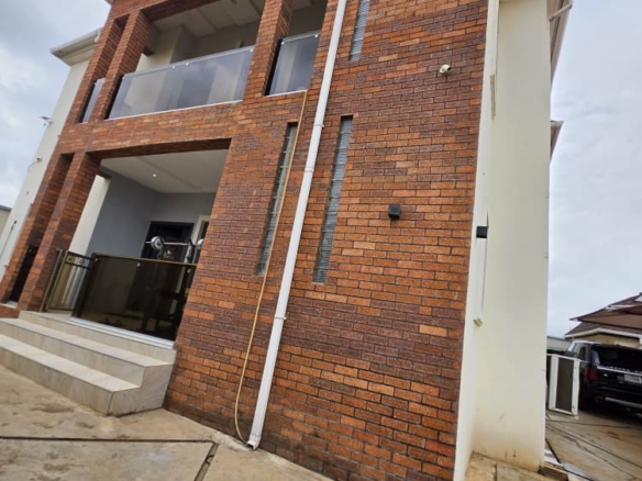 3 BEDROOMS DUPLEX