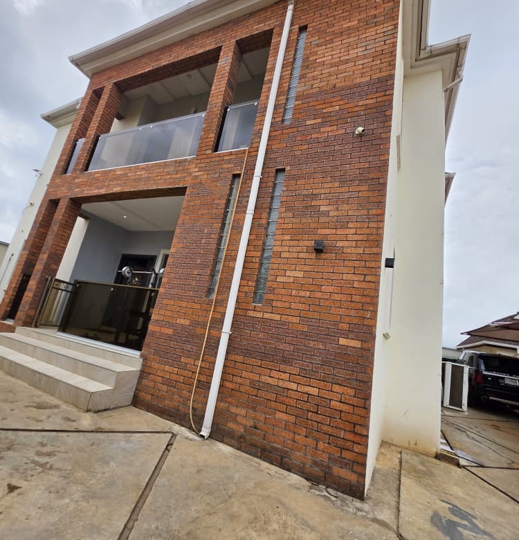 3 BEDROOMS DUPLEX