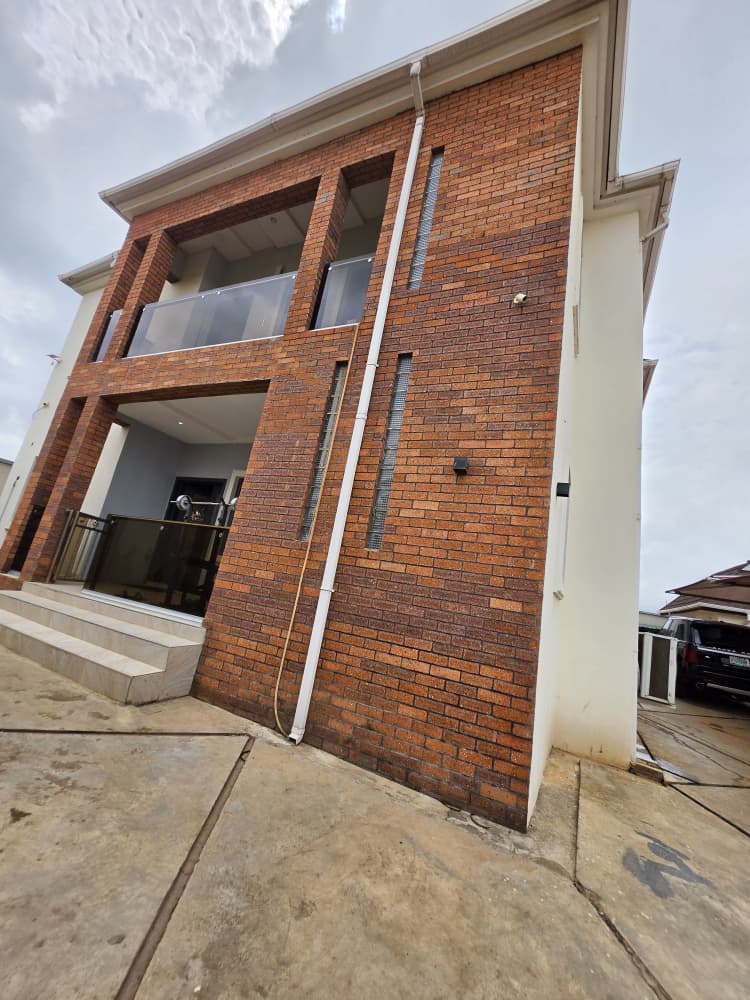 3 BEDROOMS DUPLEX