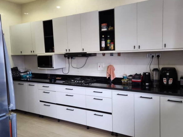 3-Bedroom fully furnished apartment