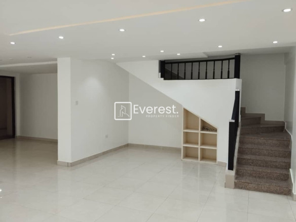 Fully serviced 3 Bedroom Maison