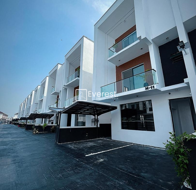 4 BEDROOM SEMI-DETACHED DUPLEX