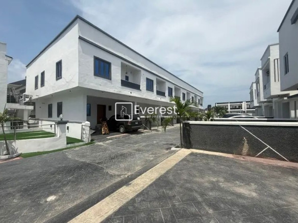 Luxury 4 Bedroom Duplex
