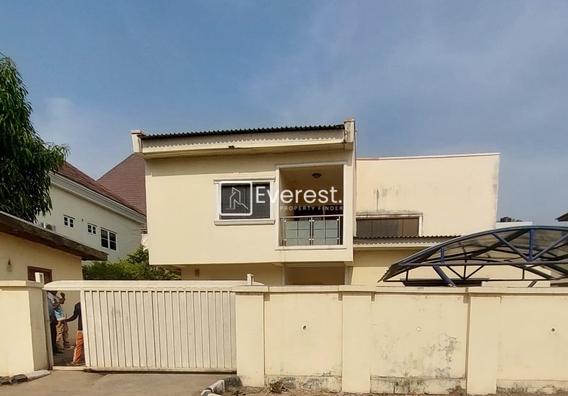 Fully Detached 5 Bedroom Duplex