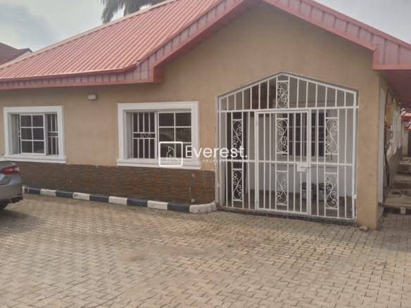 To let 2 bedrooms to let