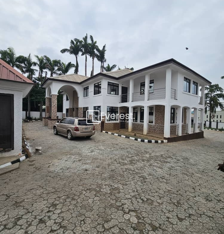 Fully Detached Duplex (5 Bedroom)