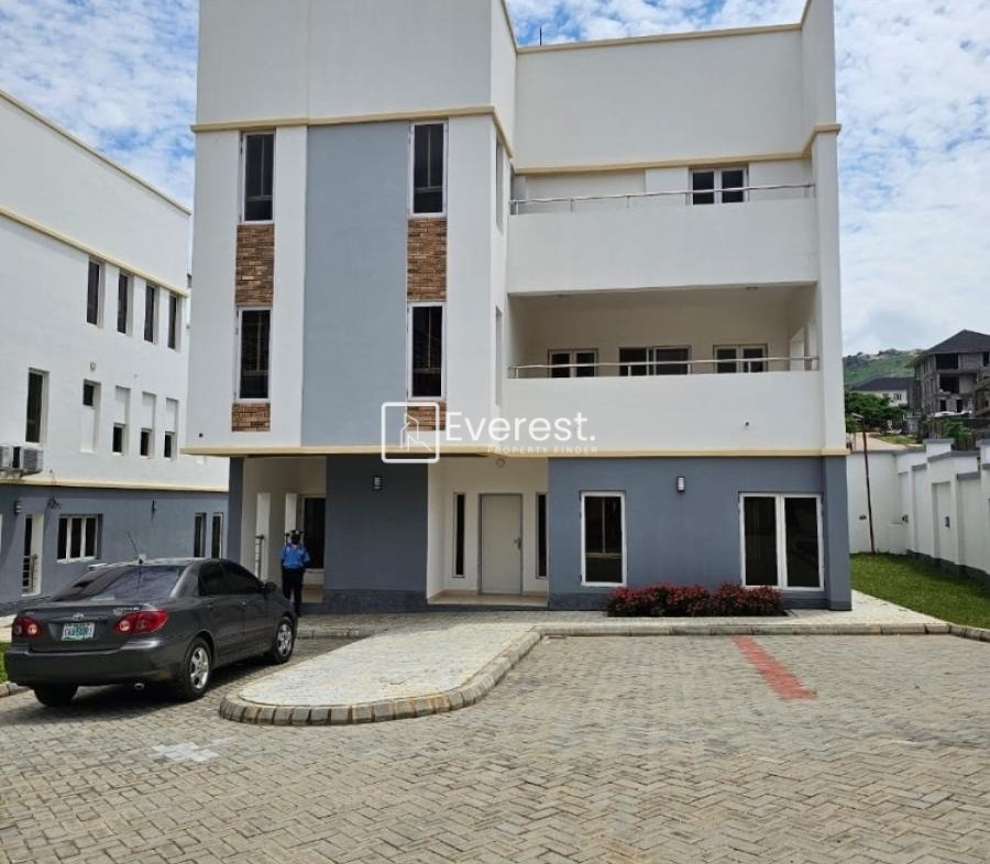 5 bedroom detached duplex for sale