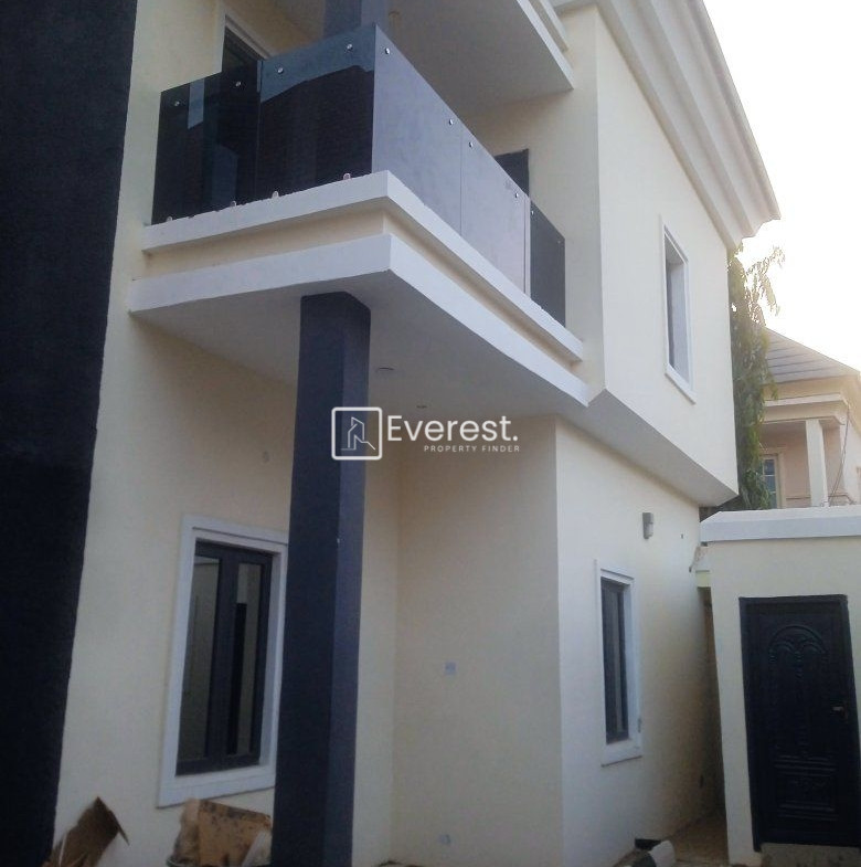 6 Bedroom Duplex for Sale in Kano