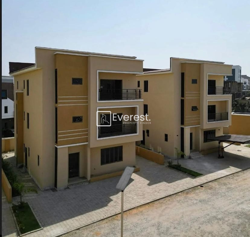 5 Bedroom Detached Duplex