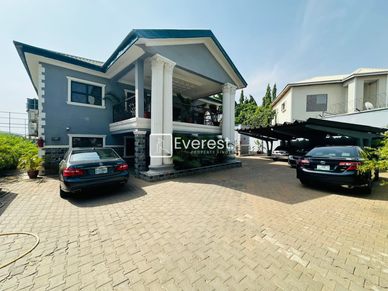 5 BEDROOM FULLY DETACHED DUPLEX FOR SALE