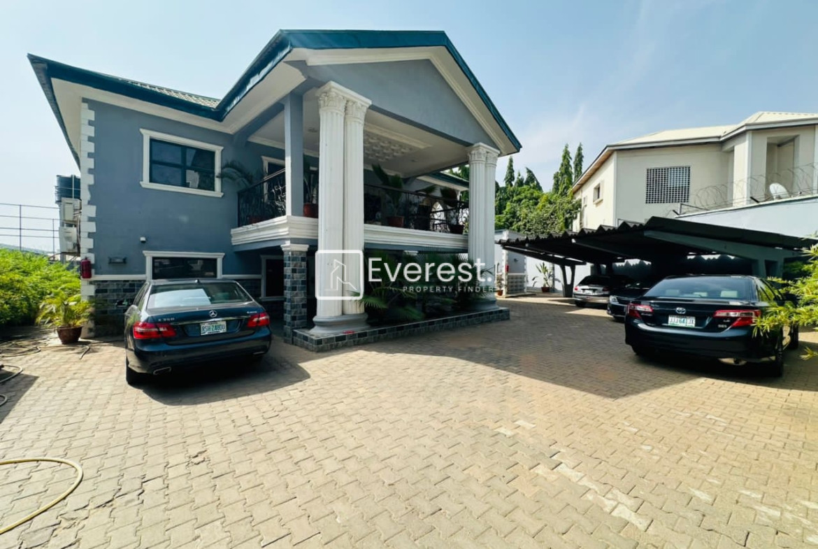 5 BEDROOM FULLY DETACHED DUPLEX FOR SALE