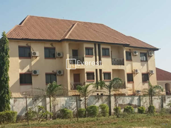 6 Unit Apartment Building For Sale
