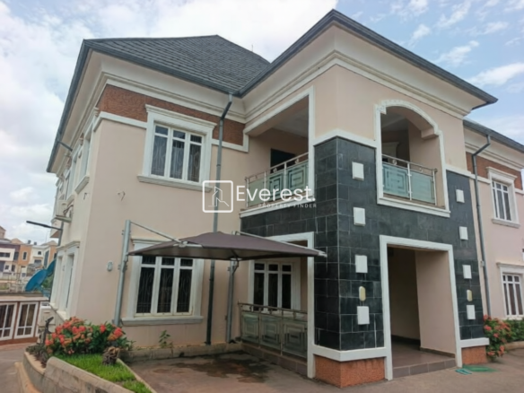 Luxury 4 Bedroom Fully Detached Dup