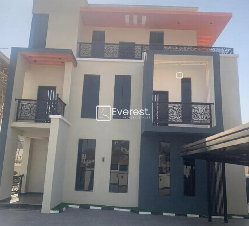 Luxury 5-Bedroom Fully Detached Dup