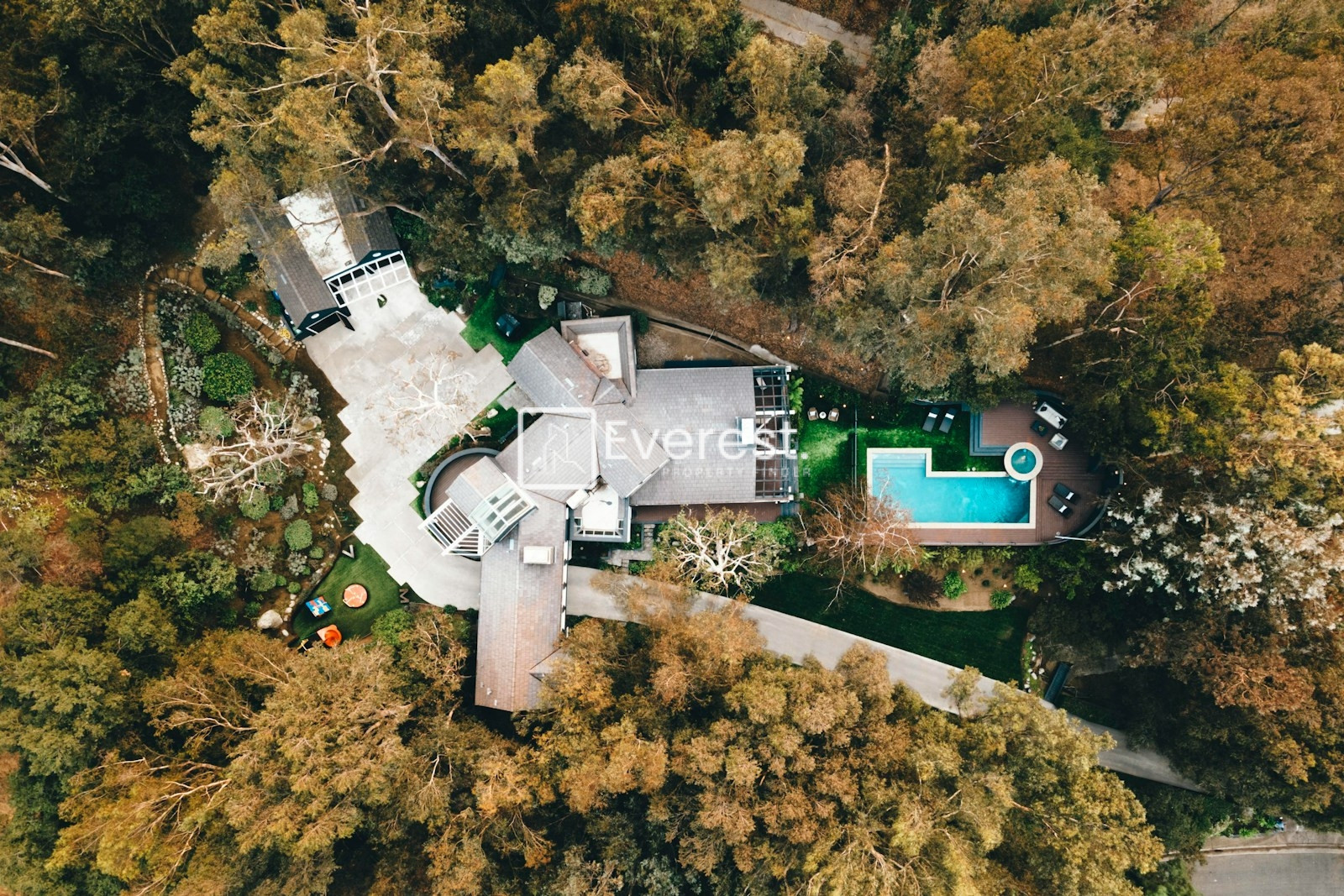 How Smart Estate Agents Use Technology to Sell Faster