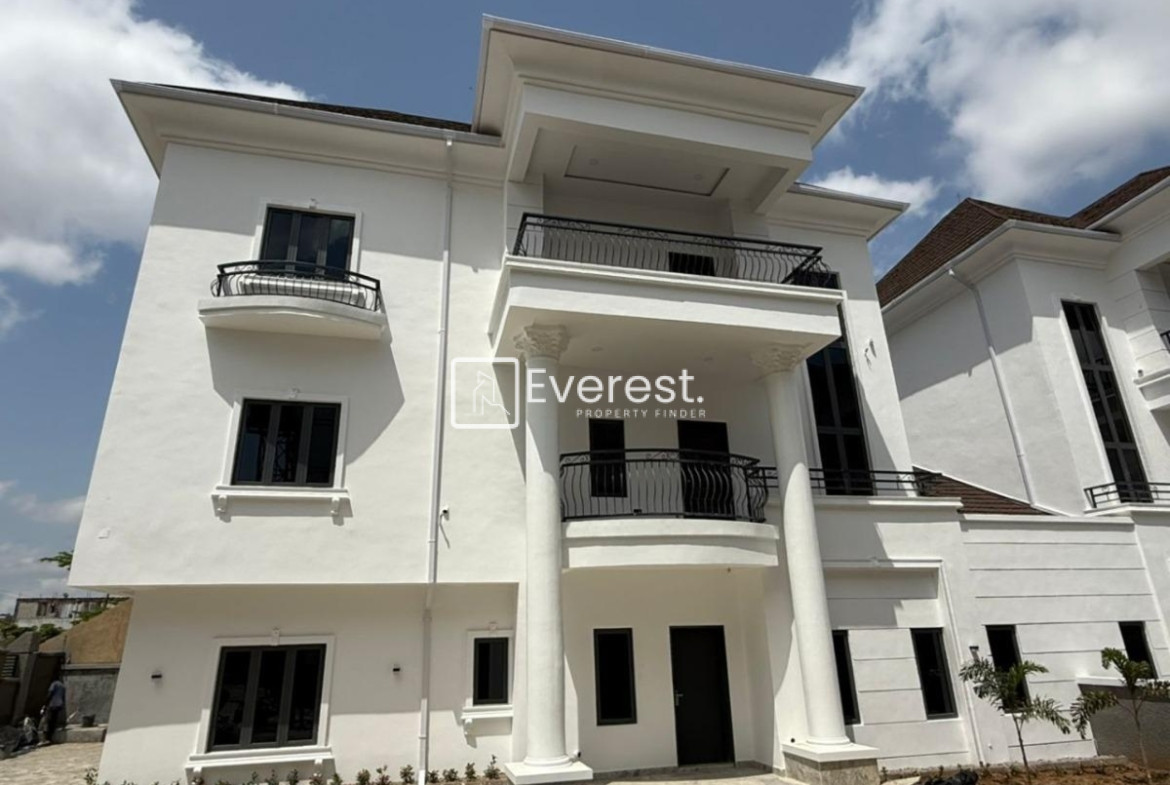 5 bedroom semi-detached duplex for sale