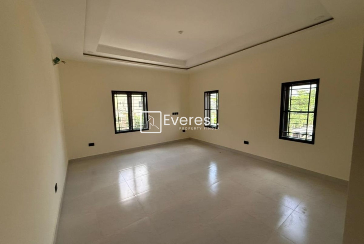 5 bedroom semi-detached duplex for sale