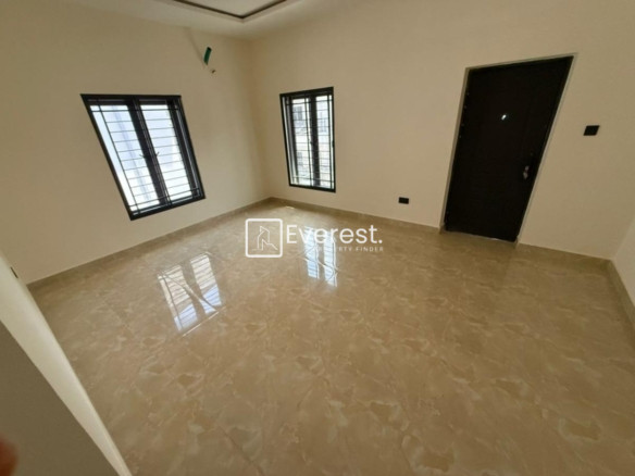 5 bedroom semi-detached duplex for sale