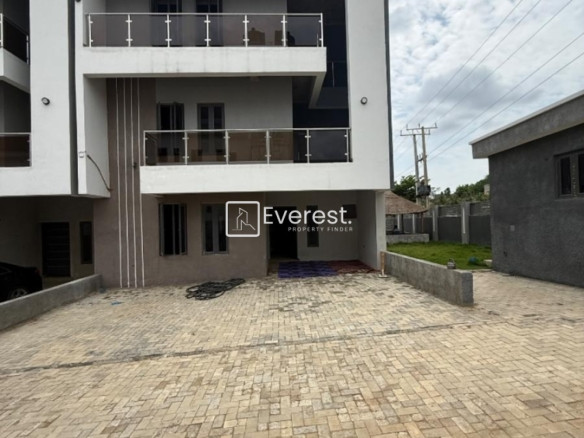 4 bedroom terraced duplex for sale