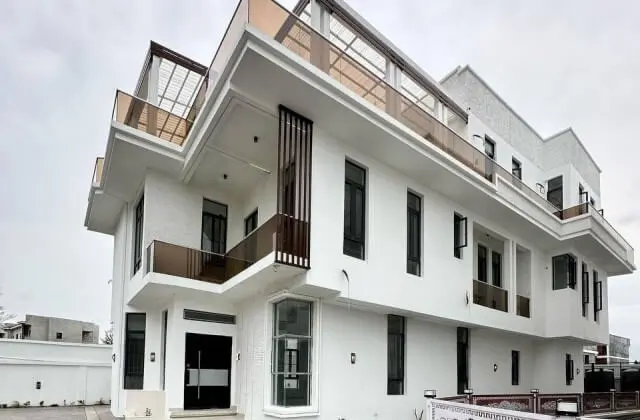 Osapa London, Lekki