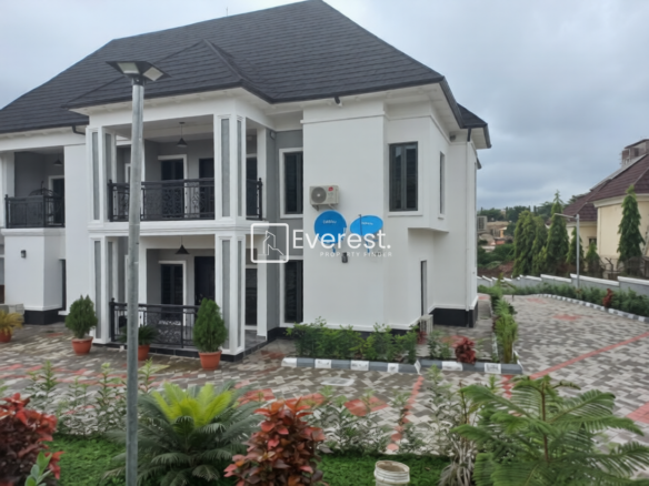 Grand Luxury 5 Bedrooms Mansion