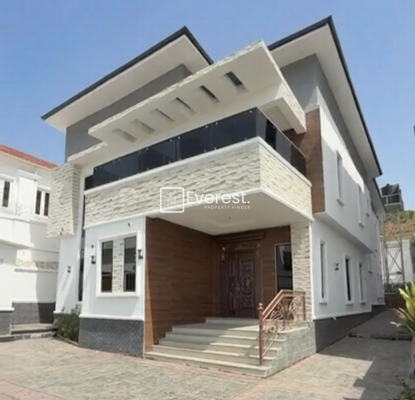 Newly built 4 bedroom duplex
