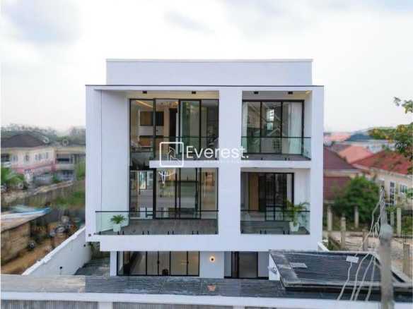 7 Bedroom Detached With Bq