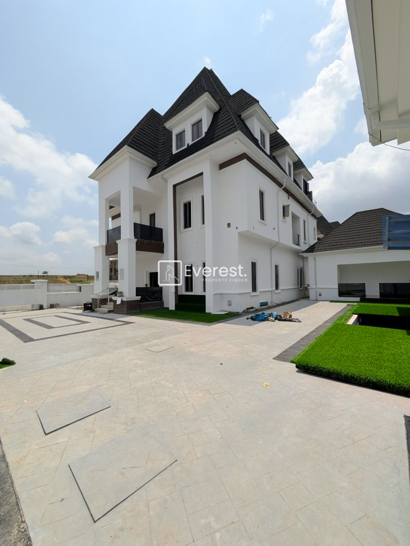 phototune.ai_1783683874 9 Bedroom Mansion With 2 Bq