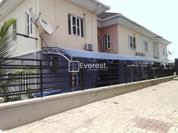 4 bedroom corner piece for sale.