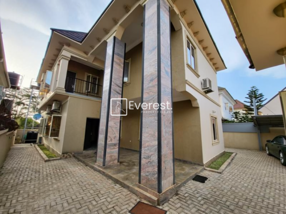 5 Bedroom Fully Detached Duplex